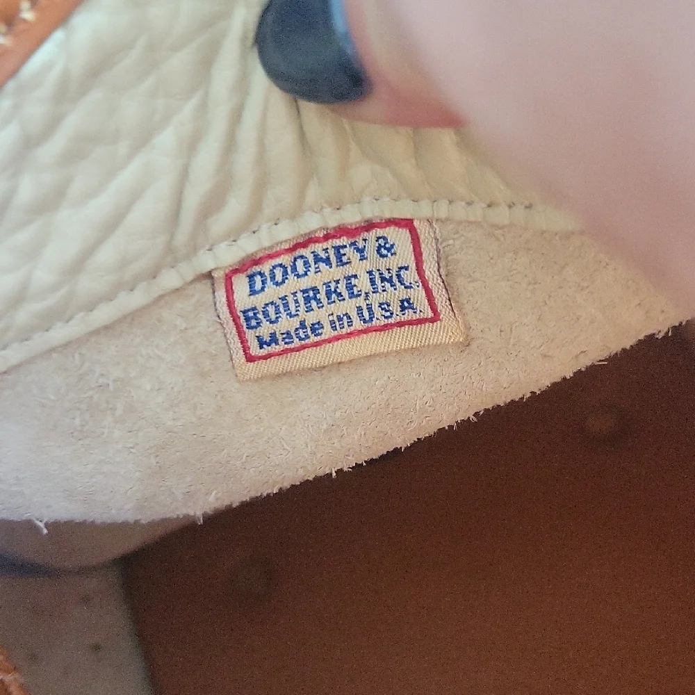 Dooney & Bourke-style Cream and Tan Leather Satchel Dr Bag